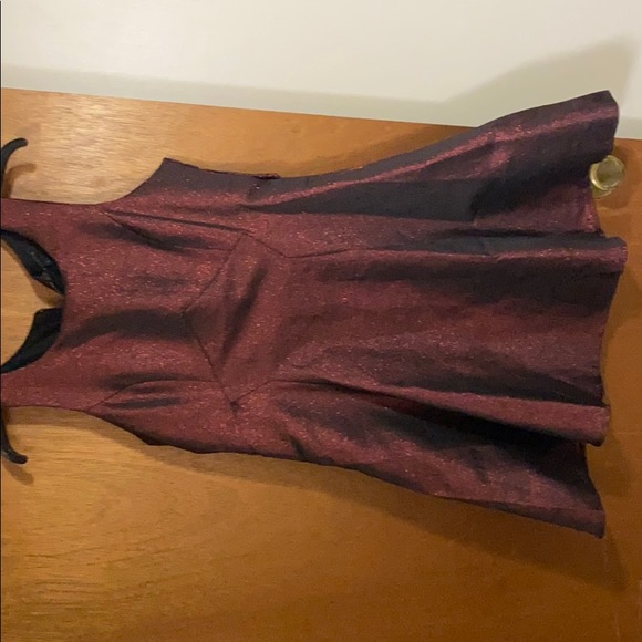 Red dress - Picture 1 of 2